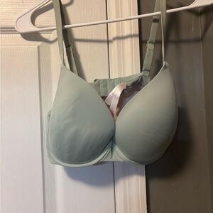 PINK Victoria's Secret Light Green Bra